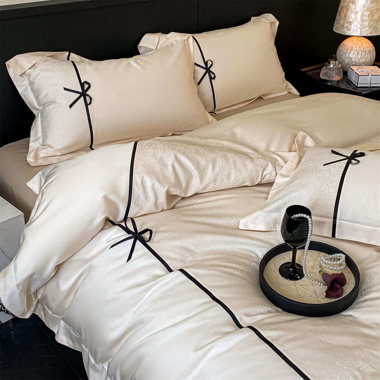 91家纺网 家纺一手货源 找家纺 （总）DC 2026新款天丝棉提花拼色织带款四件套--克拉拉系列