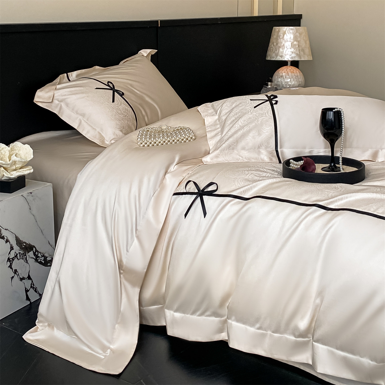 91家纺网 家纺一手货源 找家纺 DC 2026新款天丝棉提花拼色织带款四件套--克拉拉系列 克拉拉-元气白桃