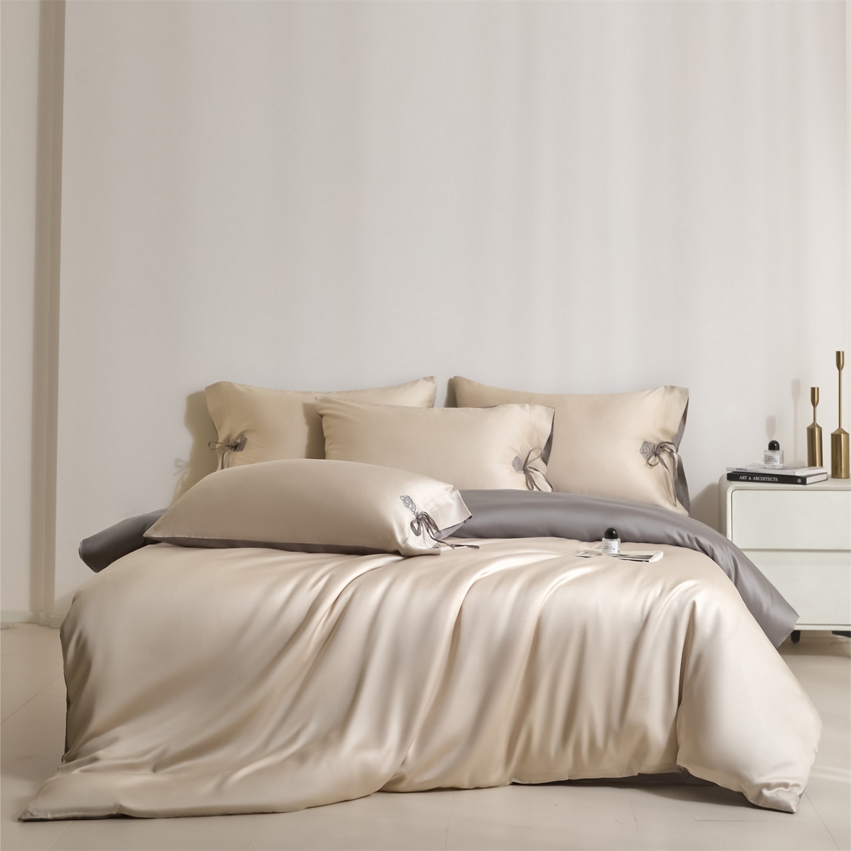 91家纺网 家纺一手货源 找家纺 DC 2026新款天丝玫瑰压线抽绳四件套--日落玫瑰系列 日落玫瑰-浅茶+经典灰