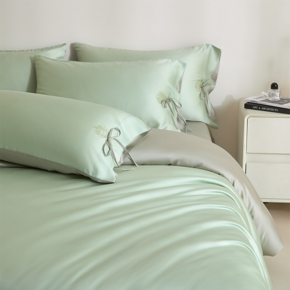 91家纺网 家纺一手货源 找家纺 DC 2026新款天丝玫瑰压线抽绳四件套--日落玫瑰系列 日落玫瑰-亚丁绿+冰川灰