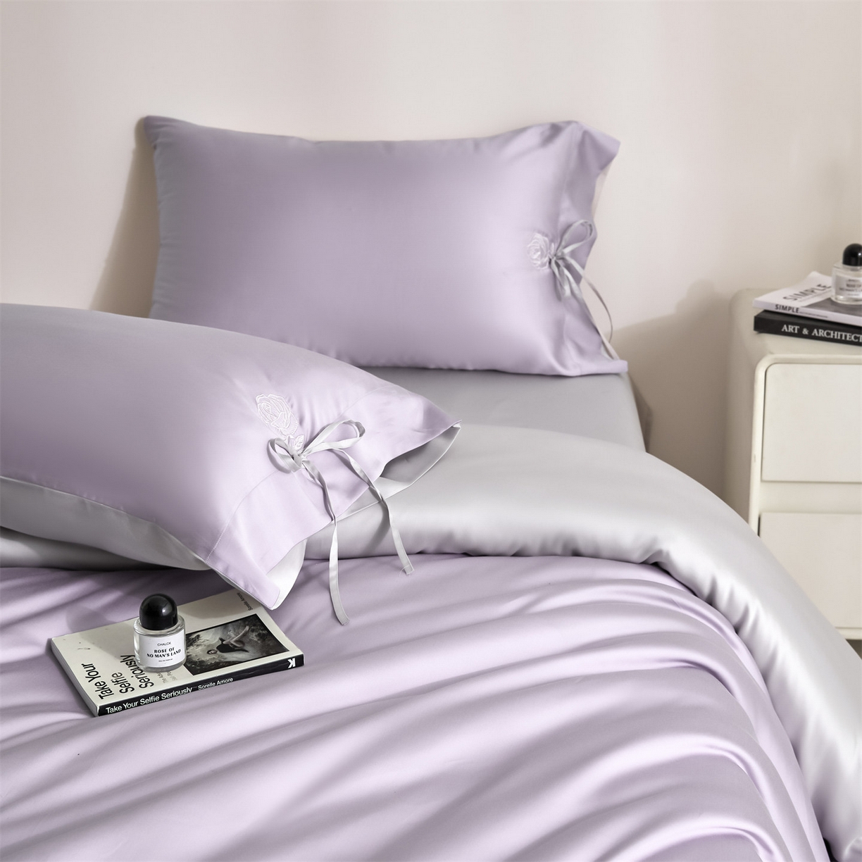 91家纺网 家纺一手货源 找家纺 DC 2026新款天丝玫瑰压线抽绳四件套--日落玫瑰系列 风信紫+流沙灰