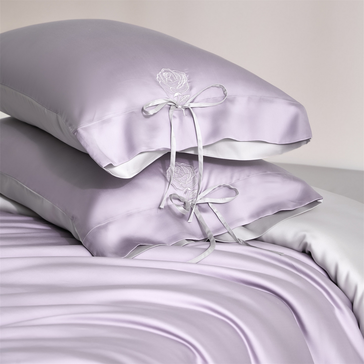 91家纺网 家纺一手货源 找家纺 DC 2026新款天丝玫瑰压线抽绳四件套--日落玫瑰系列 风信紫+流沙灰