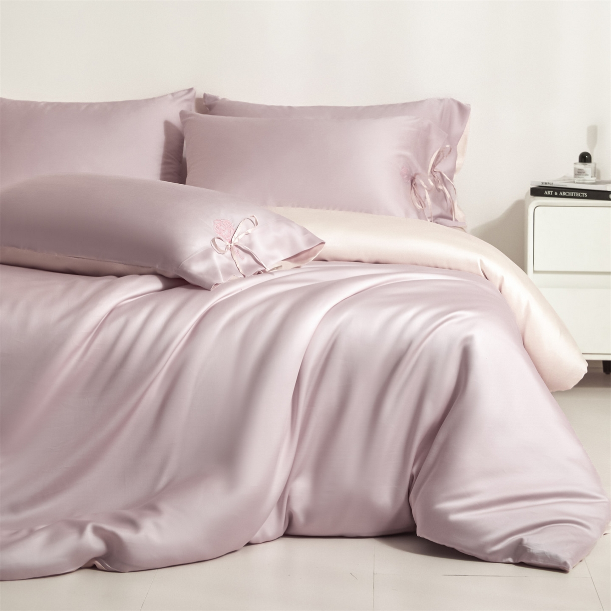 91家纺网 家纺一手货源 找家纺 DC 2026新款天丝玫瑰压线抽绳四件套--日落玫瑰系列 日落玫瑰-素粉+杏白