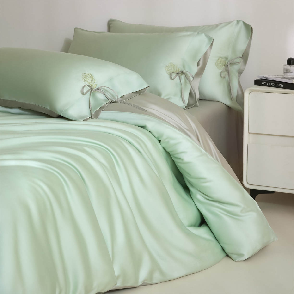 91家纺网 家纺一手货源 找家纺 DC 2026新款天丝玫瑰压线抽绳四件套--日落玫瑰系列 日落玫瑰-亚丁绿+冰川灰