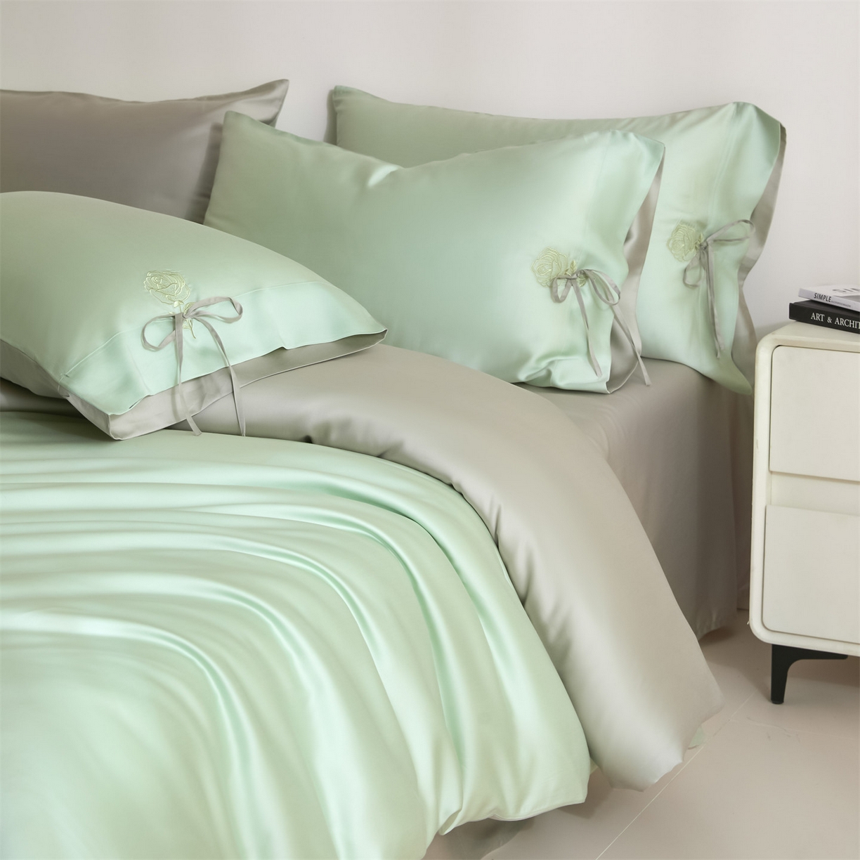 91家纺网 家纺一手货源 找家纺 DC 2026新款天丝玫瑰压线抽绳四件套--日落玫瑰系列 日落玫瑰-亚丁绿+冰川灰