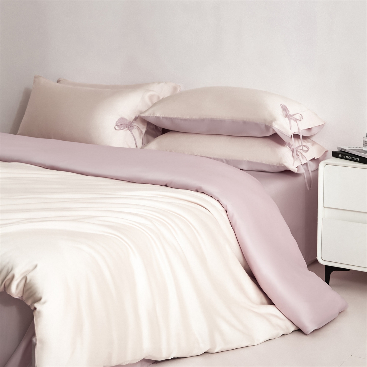 91家纺网 家纺一手货源 找家纺 DC 2026新款天丝玫瑰压线抽绳四件套--日落玫瑰系列 日落玫瑰-杏白+素粉