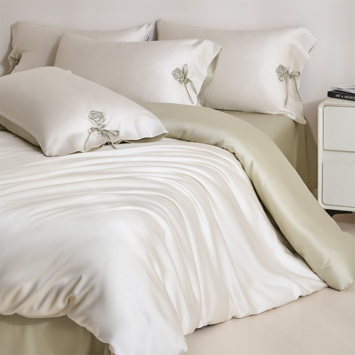 91家纺网 家纺一手货源 找家纺 DC 2026新款天丝玫瑰压线抽绳四件套--日落玫瑰系列 日落玫瑰-元气白桃+桉树绿