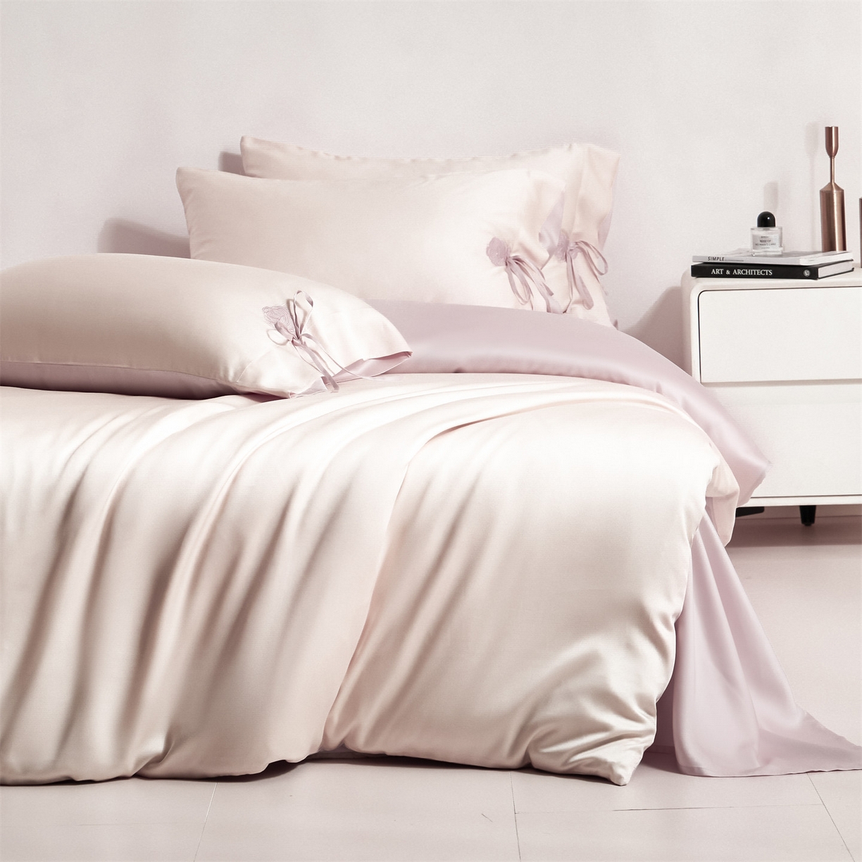 91家纺网 家纺一手货源 找家纺 DC 2026新款天丝玫瑰压线抽绳四件套--日落玫瑰系列 日落玫瑰-杏白+素粉