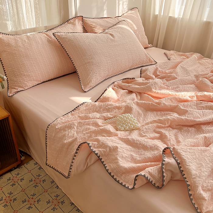 91家纺网 家纺一手货源 找家纺 鑫佳居 2026新款三角针纯色夏被夏凉被空调被四件套 白桃乌龙