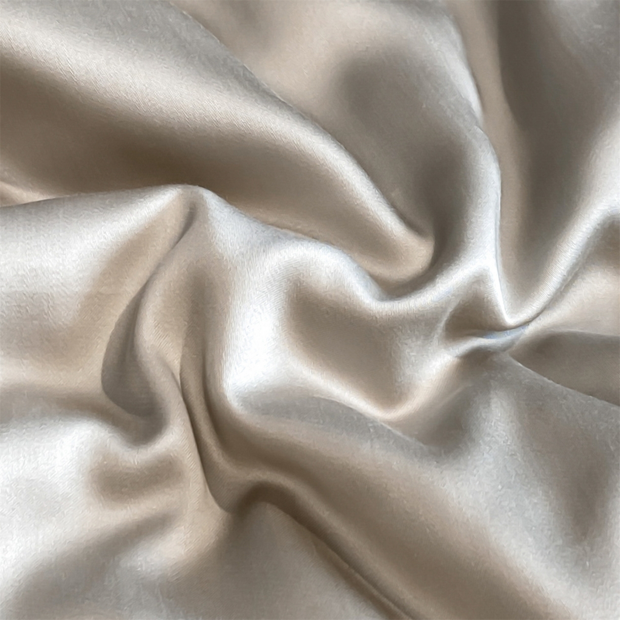 91家纺网 家纺一手货源 找家纺 无界 2026新款水洗真丝夏被-雪花绗缝压线-莱拉 莱拉 冰川灰+中灰