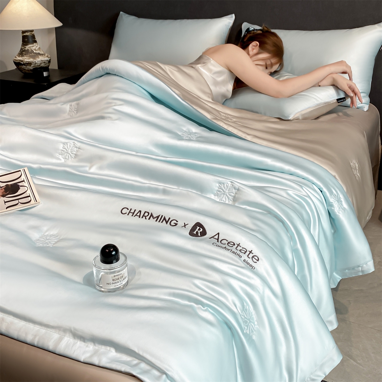 91家纺网 家纺一手货源 找家纺 无界 2026新款水洗真丝夏被-雪花绗缝压线-莱拉 莱拉 淡海蓝+冰川灰