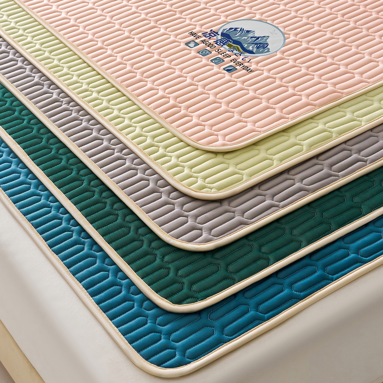 奇丝雅 2026夏季A类纯色乳胶凉席冰丝席家用双人冰丝凉席可机洗夏天空调席三件套-场景二 组合图仅供展示不可下单