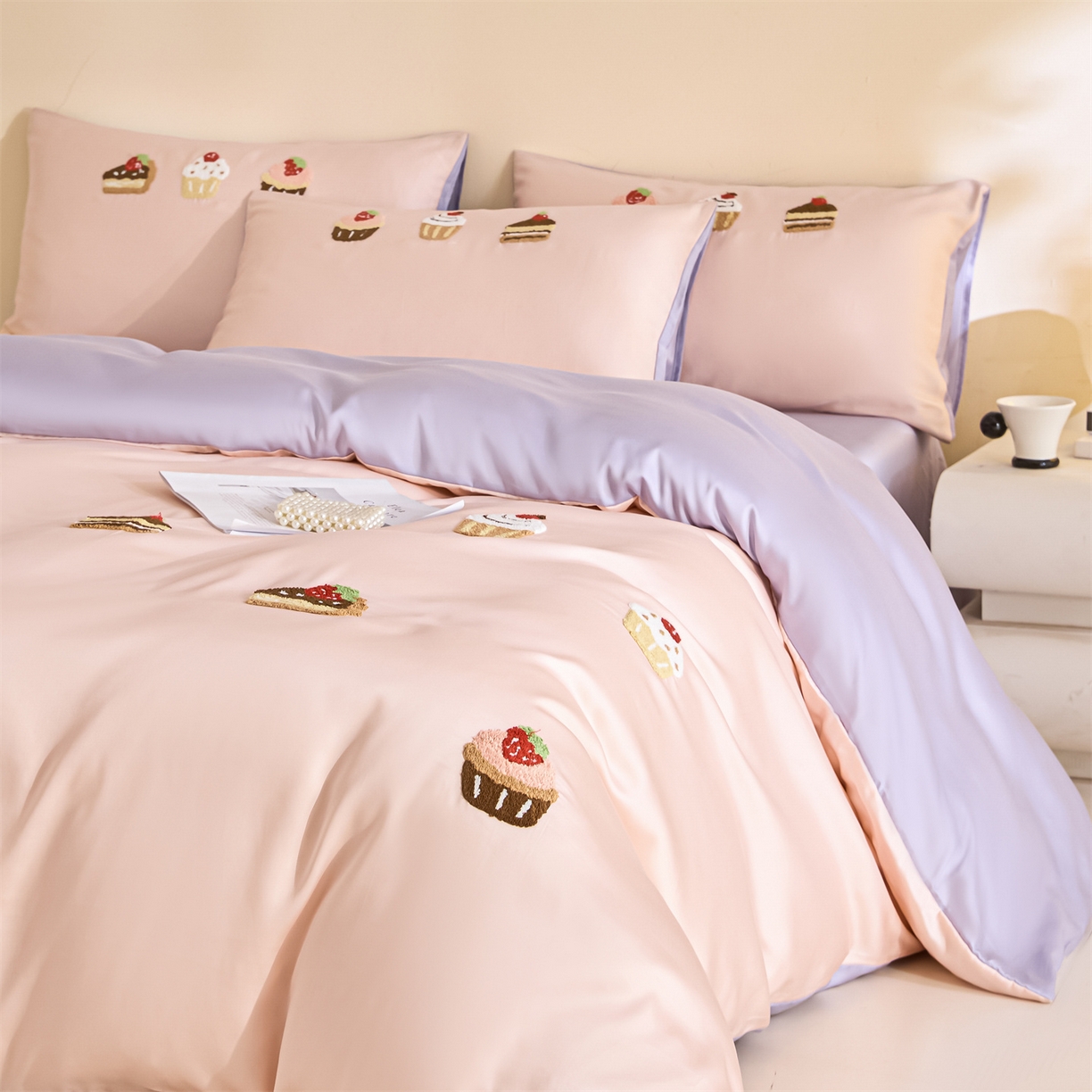 91家纺网 家纺一手货源 找家纺 DC 2026新款天丝立体毛巾绣四件套 毛巾绣-半熟蜜桃+风信紫（丝绒蛋糕）