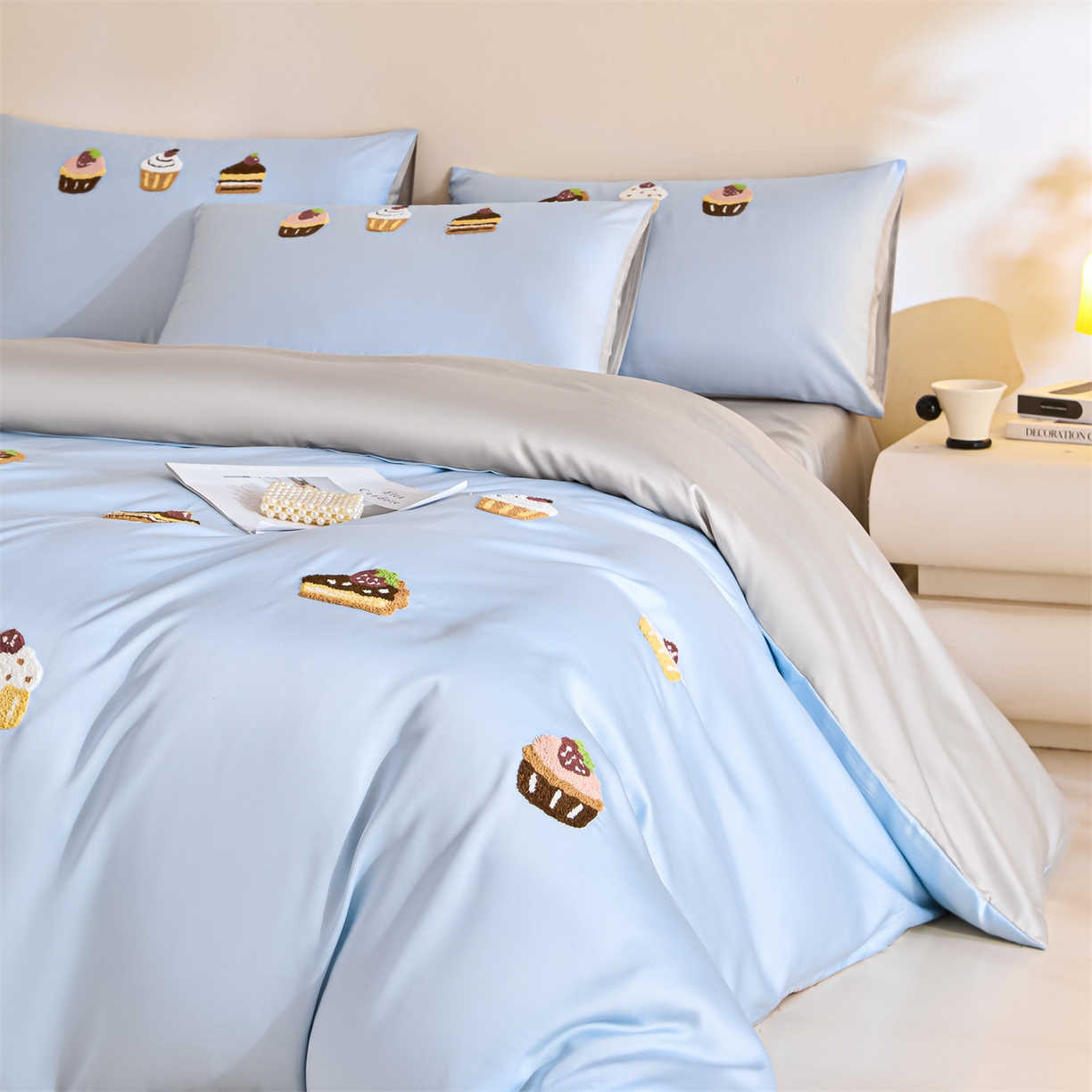 91家纺网 家纺一手货源 找家纺 DC 2026新款天丝立体毛巾绣四件套 毛巾绣-婴儿蓝+冰川灰（丝绒蛋糕）