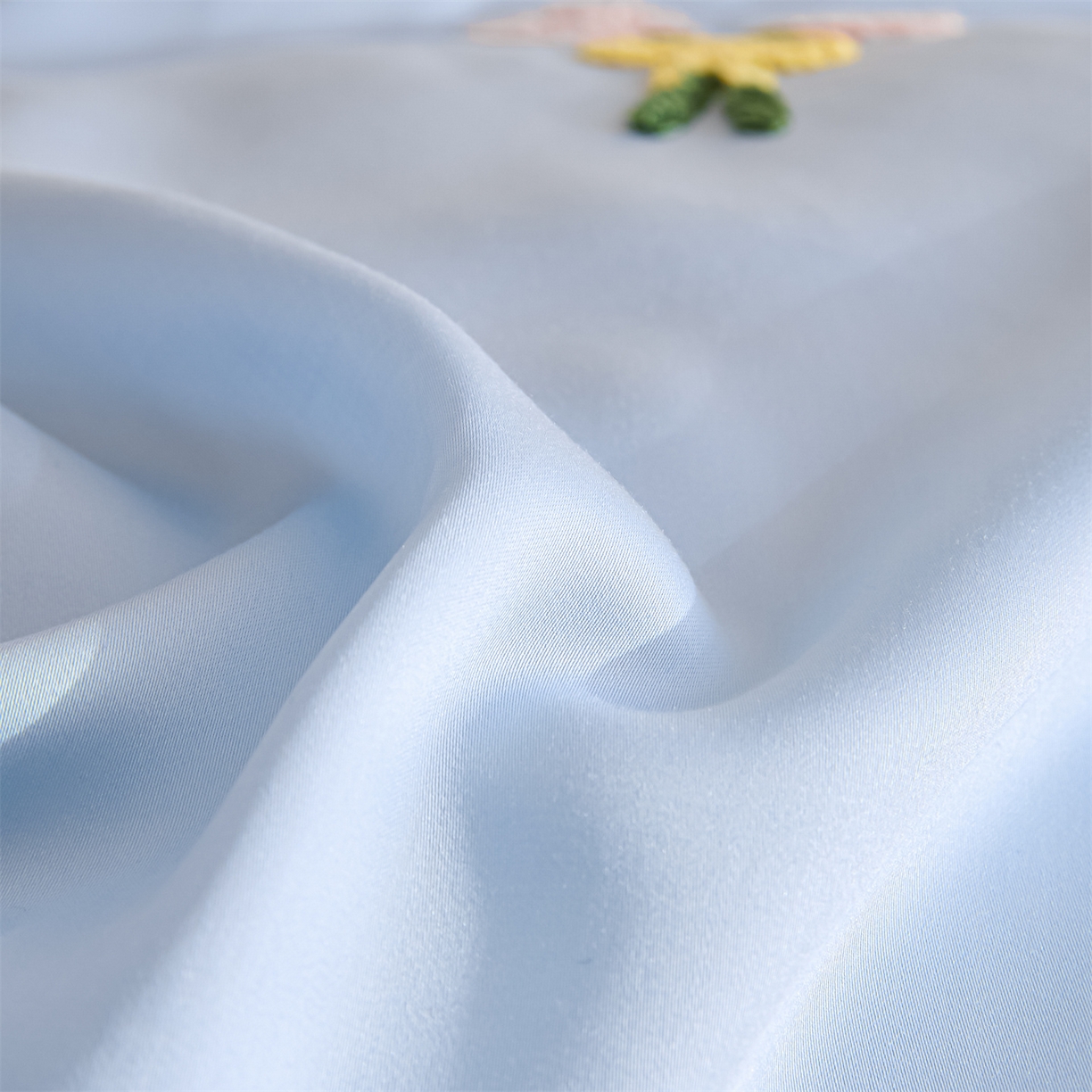 91家纺网 家纺一手货源 找家纺 DC 2026新款天丝立体毛巾绣四件套 毛巾绣-婴儿蓝+冰川灰（初夏小狗）