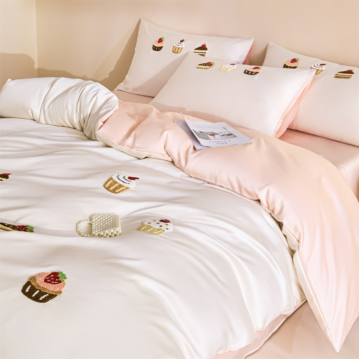 91家纺网 家纺一手货源 找家纺 DC 2026新款天丝立体毛巾绣四件套 毛巾绣-元气白桃+半熟蜜桃（丝绒蛋糕）