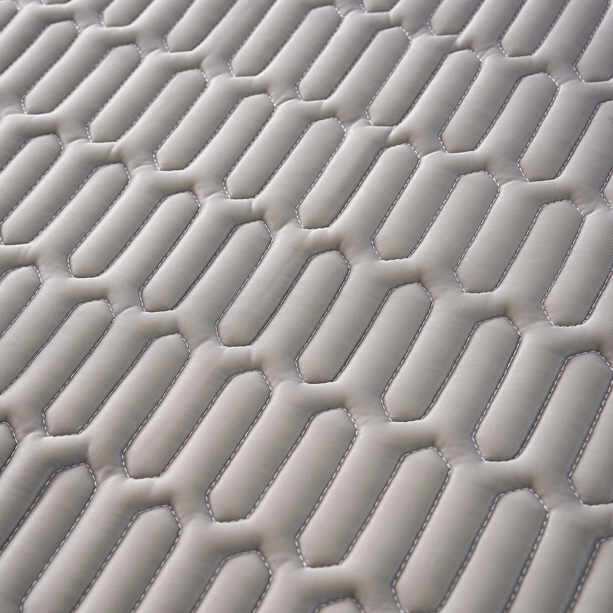 91家纺网 家纺一手货源 找家纺 奇丝雅 2026夏季A类纯色乳胶凉席冰丝席家用双人冰丝凉席可机洗夏天空调席三件套-场景二 富士山-银灰