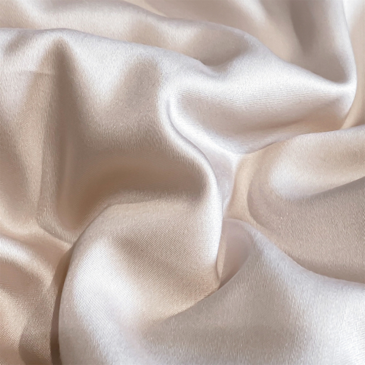 91家纺网 家纺一手货源 找家纺 无界 2026新款水洗真丝夏被-雪花绗缝压线-莱拉 莱拉 素粉+冰川灰