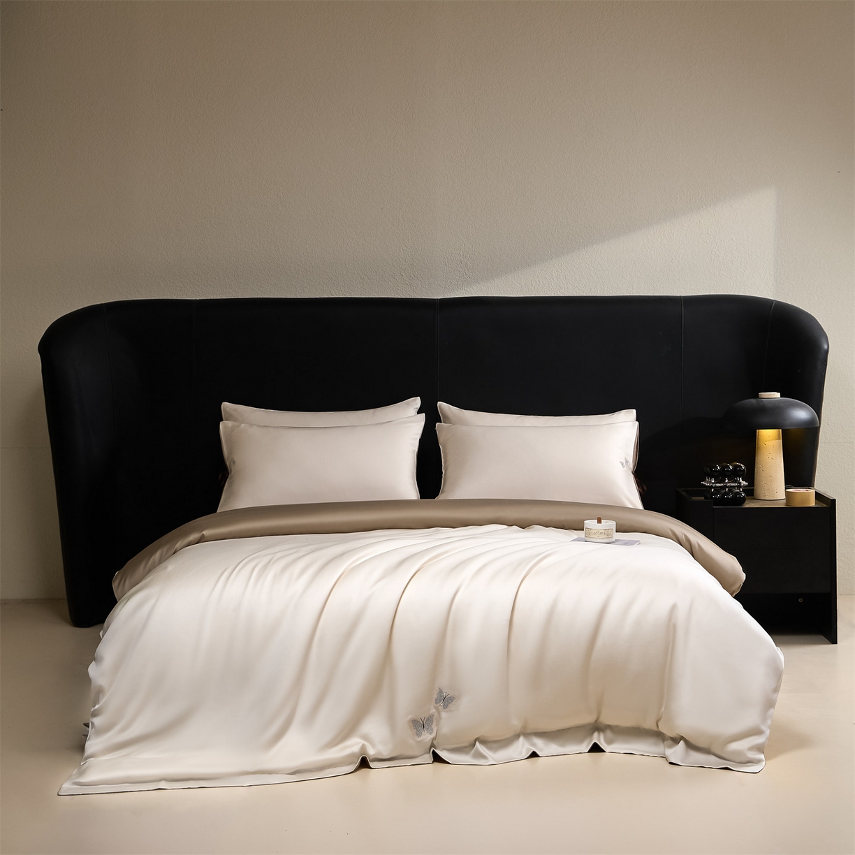 91家纺网 家纺一手货源 找家纺 （总）DC 2026新款天丝单边蝴蝶织带四件套--蝶音系列