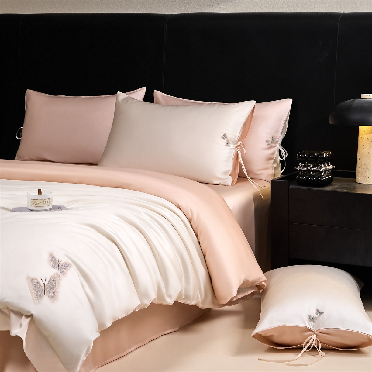 91家纺网 家纺一手货源 找家纺 DC 2026新款天丝单边蝴蝶织带四件套--蝶音系列 蝶音-元气白桃+冰雾粉