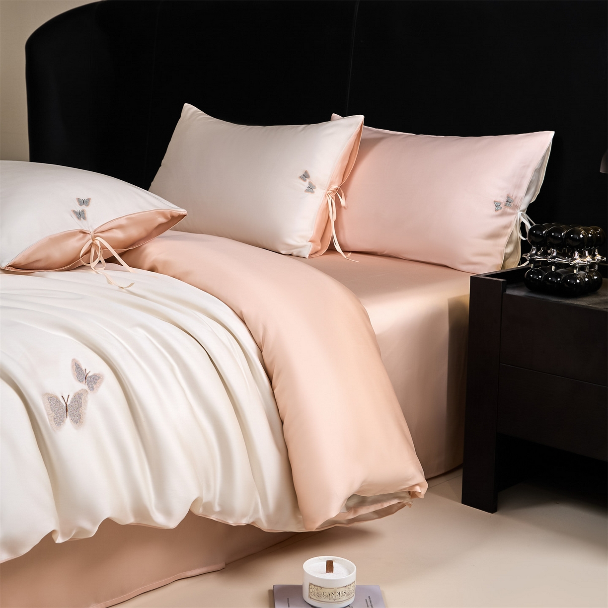 91家纺网 家纺一手货源 找家纺 DC 2026新款天丝单边蝴蝶织带四件套--蝶音系列 蝶音-元气白桃+冰雾粉