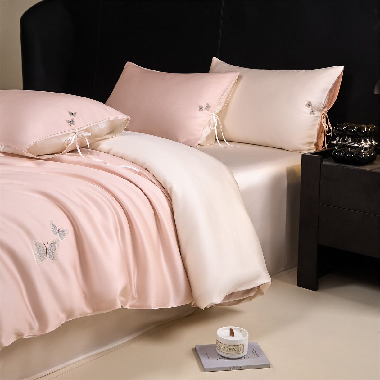 91家纺网 家纺一手货源 找家纺 DC 2026新款天丝单边蝴蝶织带四件套--蝶音系列 蝶音-冰雾粉+元气白桃