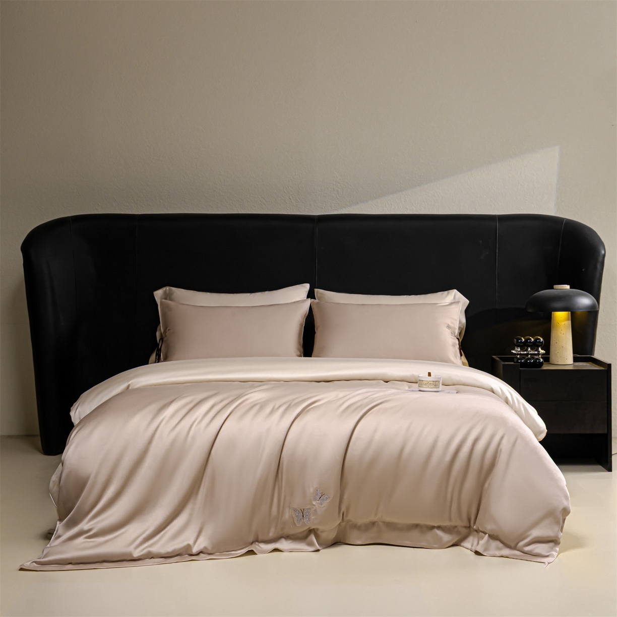 91家纺网 家纺一手货源 找家纺 DC 2026新款天丝单边蝴蝶织带四件套--蝶音系列 蝶音-浅茶+元气白桃