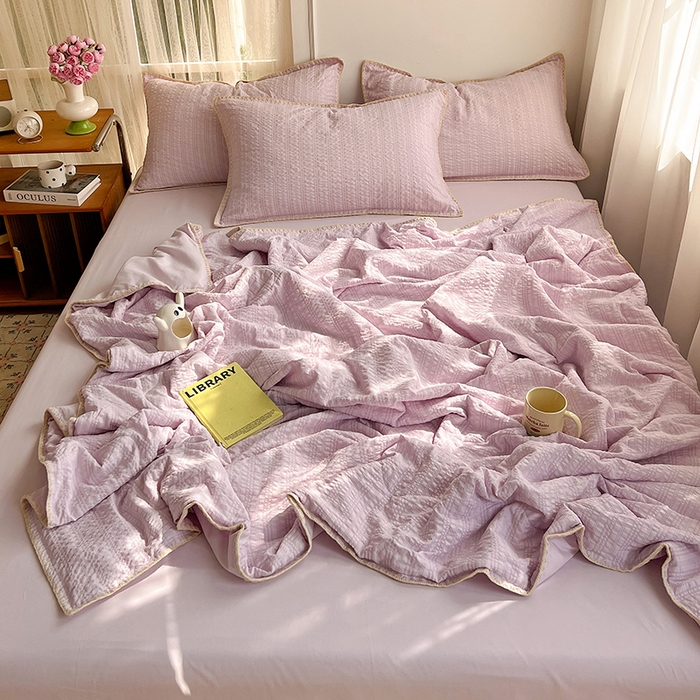 91家纺网 家纺一手货源 找家纺 鑫佳居 2026新款三角针纯色夏被夏凉被空调被四件套 葡萄啵啵