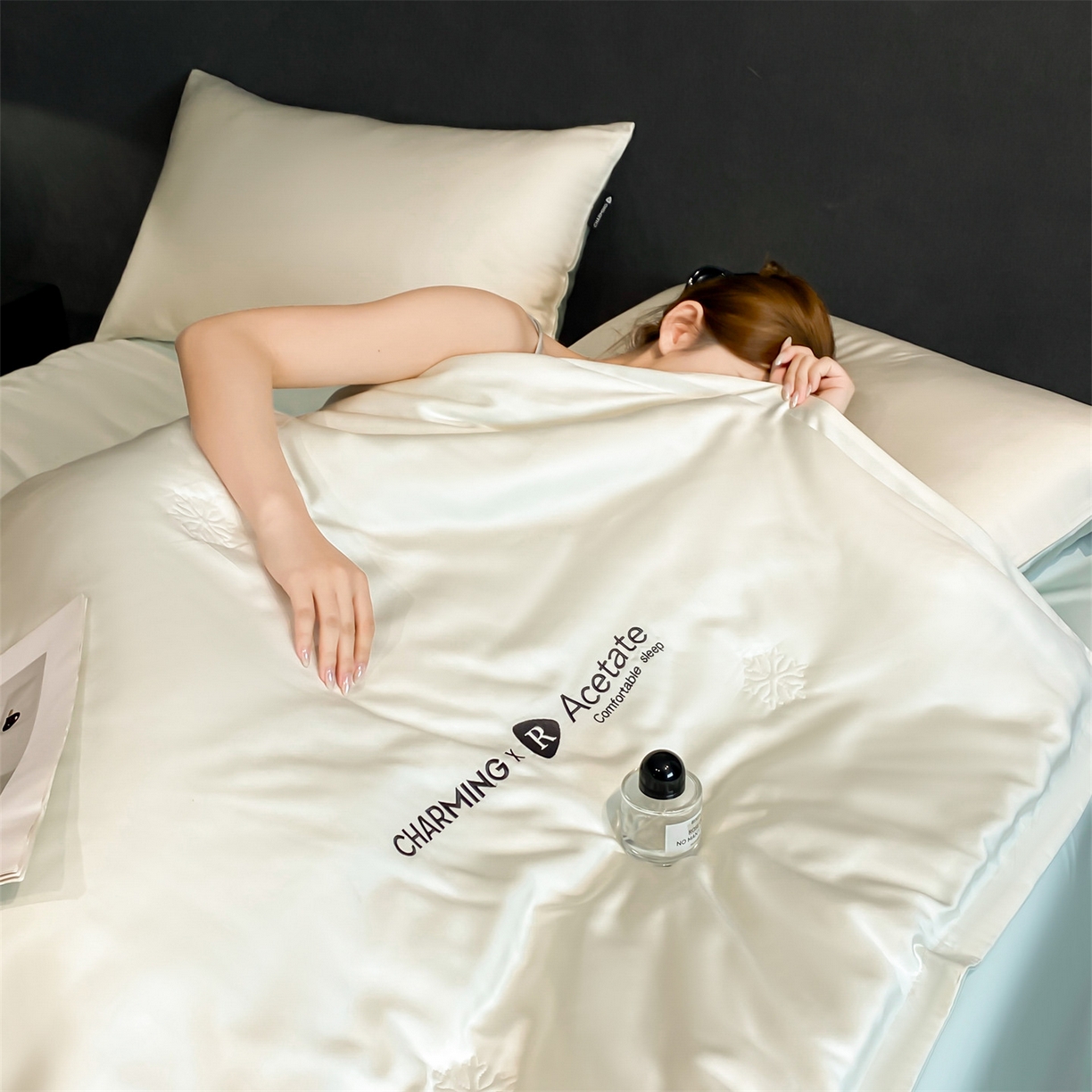 91家纺网 家纺一手货源 找家纺 无界 2026新款水洗真丝夏被-雪花绗缝压线-莱拉 莱拉 元气白桃+风铃蓝