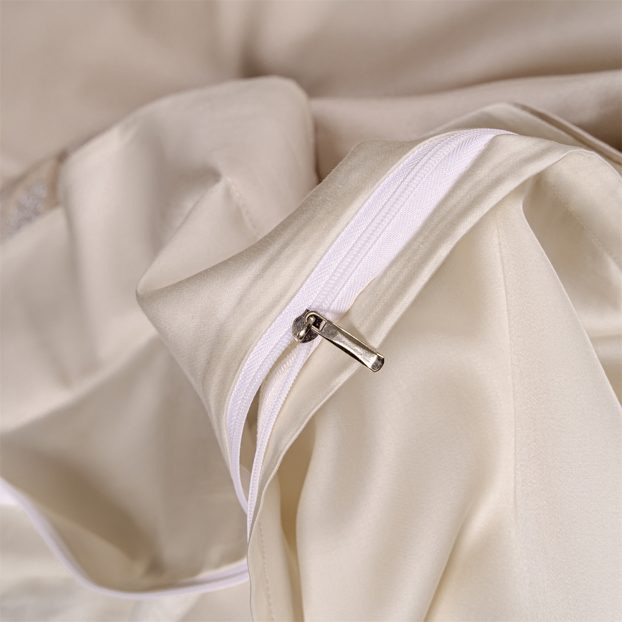 91家纺网 家纺一手货源 找家纺 DC 2026新款天丝单边蝴蝶织带四件套--蝶音系列 蝶音-浅茶+元气白桃