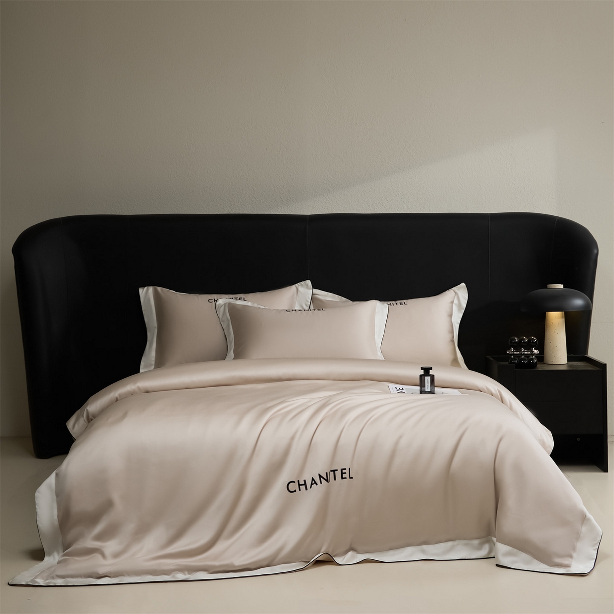 91家纺网 家纺一手货源 找家纺 （总）DC 2026新款天丝刺绣拼角麻绳宽边四件套--戴芬系列