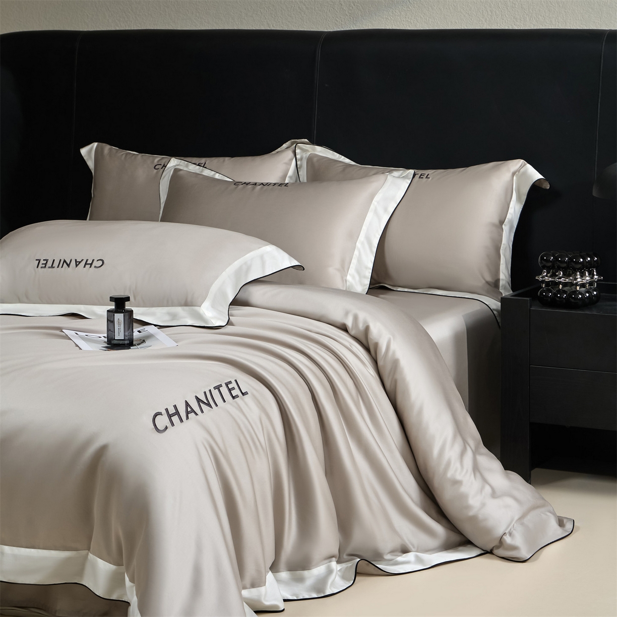 91家纺网 家纺一手货源 找家纺 DC 2026新款天丝刺绣拼角麻绳宽边四件套--戴芬系列 戴芬-冰川灰