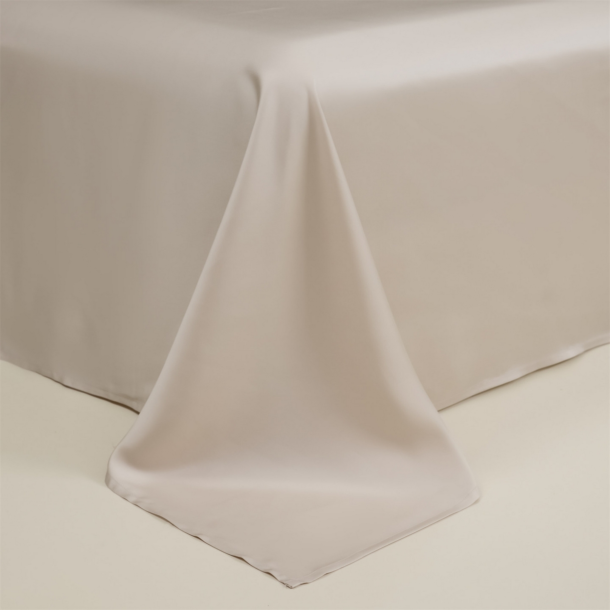 91家纺网 家纺一手货源 找家纺 （总）DC 2026新款天丝刺绣拼角麻绳宽边四件套--戴芬系列