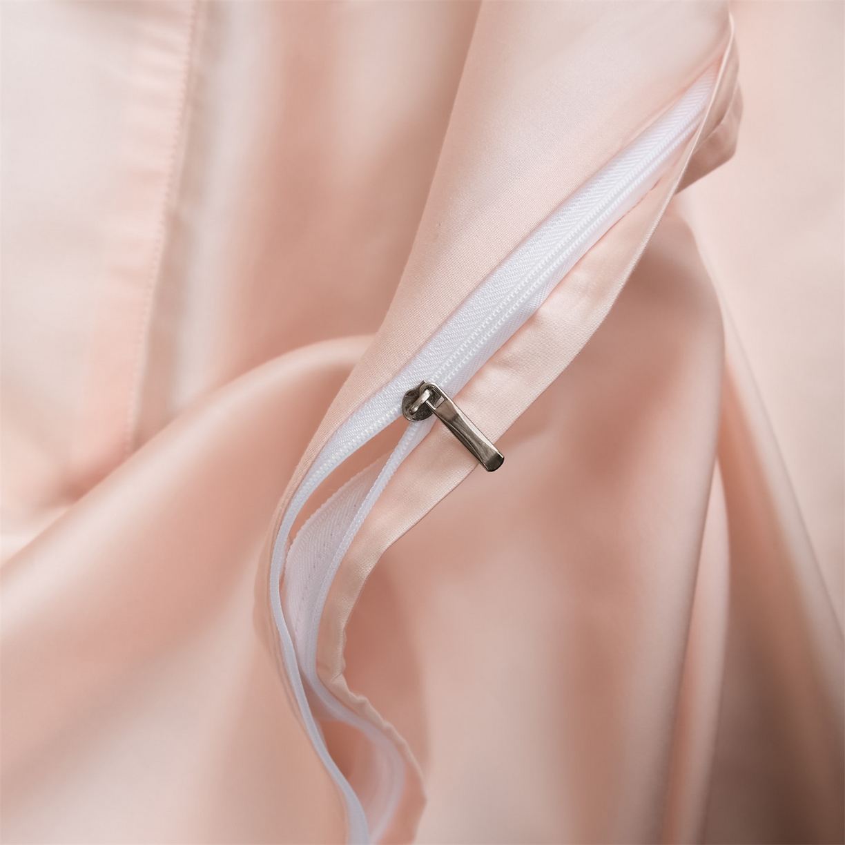 91家纺网 家纺一手货源 找家纺 DC 2026新款天丝刺绣拼角麻绳宽边四件套--戴芬系列 戴芬-半熟蜜桃