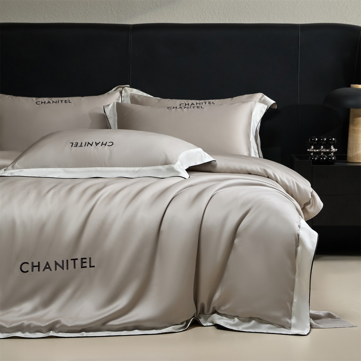 91家纺网 家纺一手货源 找家纺 DC 2026新款天丝刺绣拼角麻绳宽边四件套--戴芬系列 戴芬-冰川灰