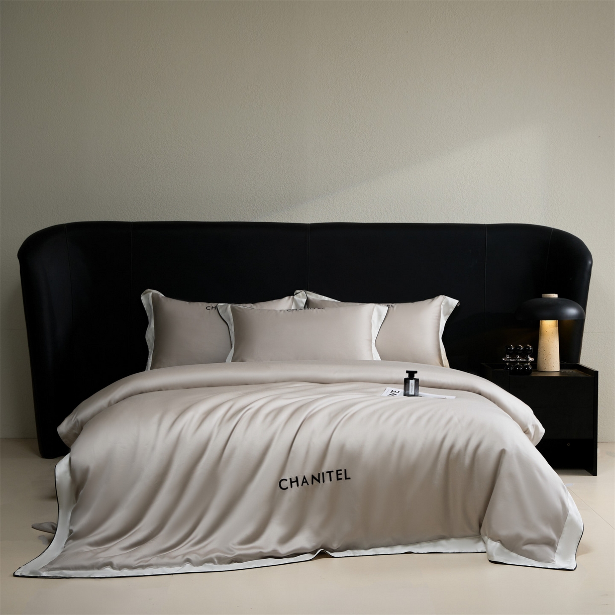 91家纺网 家纺一手货源 找家纺 DC 2026新款天丝刺绣拼角麻绳宽边四件套--戴芬系列 戴芬-冰川灰