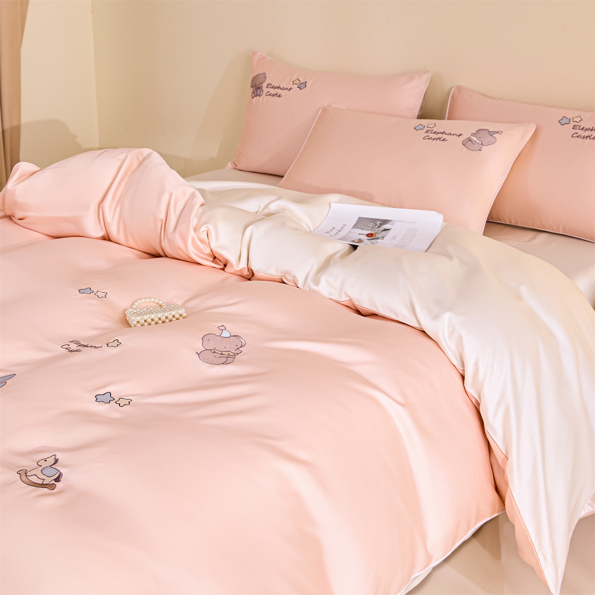 91家纺网 家纺一手货源 找家纺 DC 2026新款天丝刺绣麻绳平绣系列四件套 麻绳平绣-半熟蜜桃+元气白桃（小象城堡）