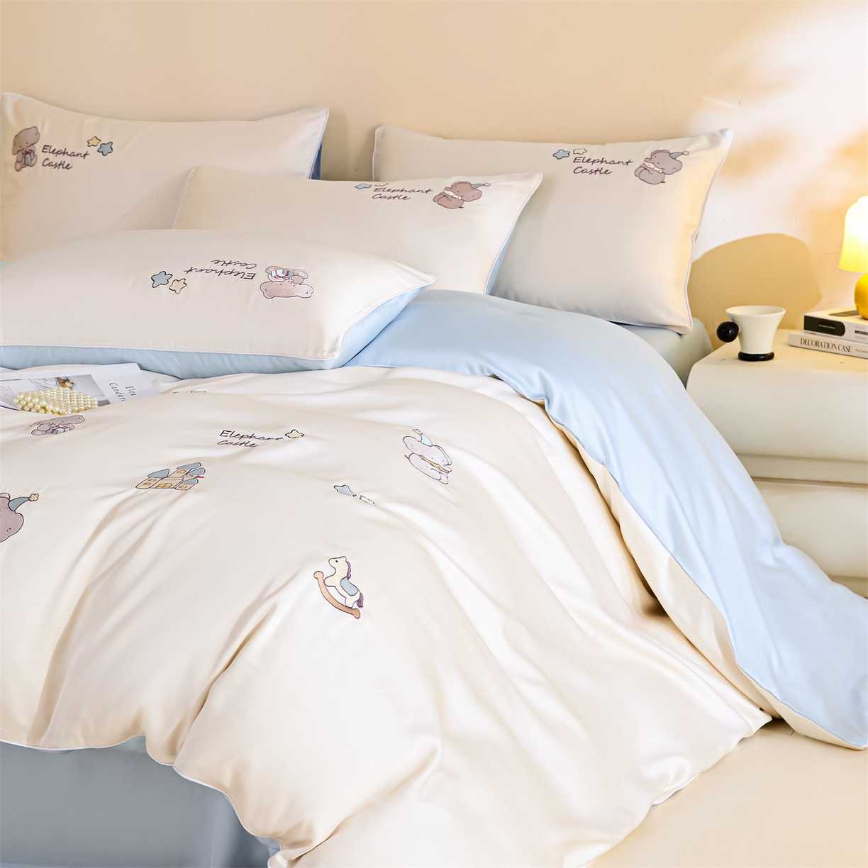 91家纺网 家纺一手货源 找家纺 DC 2026新款天丝刺绣麻绳平绣系列四件套 麻绳平绣-元气白桃+婴儿蓝（小象城堡）