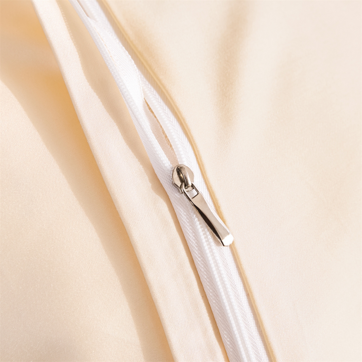 91家纺网 家纺一手货源 找家纺 DC 2026新款天丝刺绣麻绳平绣系列四件套 麻绳平绣-素粉+杏白（焦糖小熊）