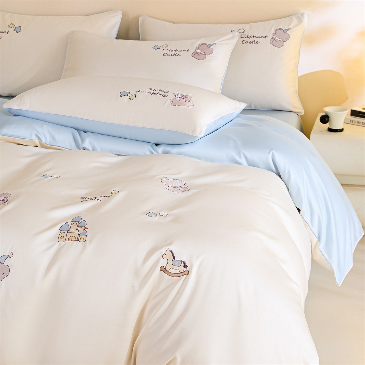 91家纺网 家纺一手货源 找家纺 DC 2026新款天丝刺绣麻绳平绣系列四件套 麻绳平绣-元气白桃+婴儿蓝（小象城堡）