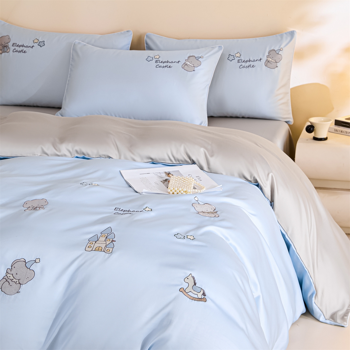 91家纺网 家纺一手货源 找家纺 DC 2026新款天丝刺绣麻绳平绣系列四件套 麻绳平绣-婴儿蓝+冰川灰（小象城堡）