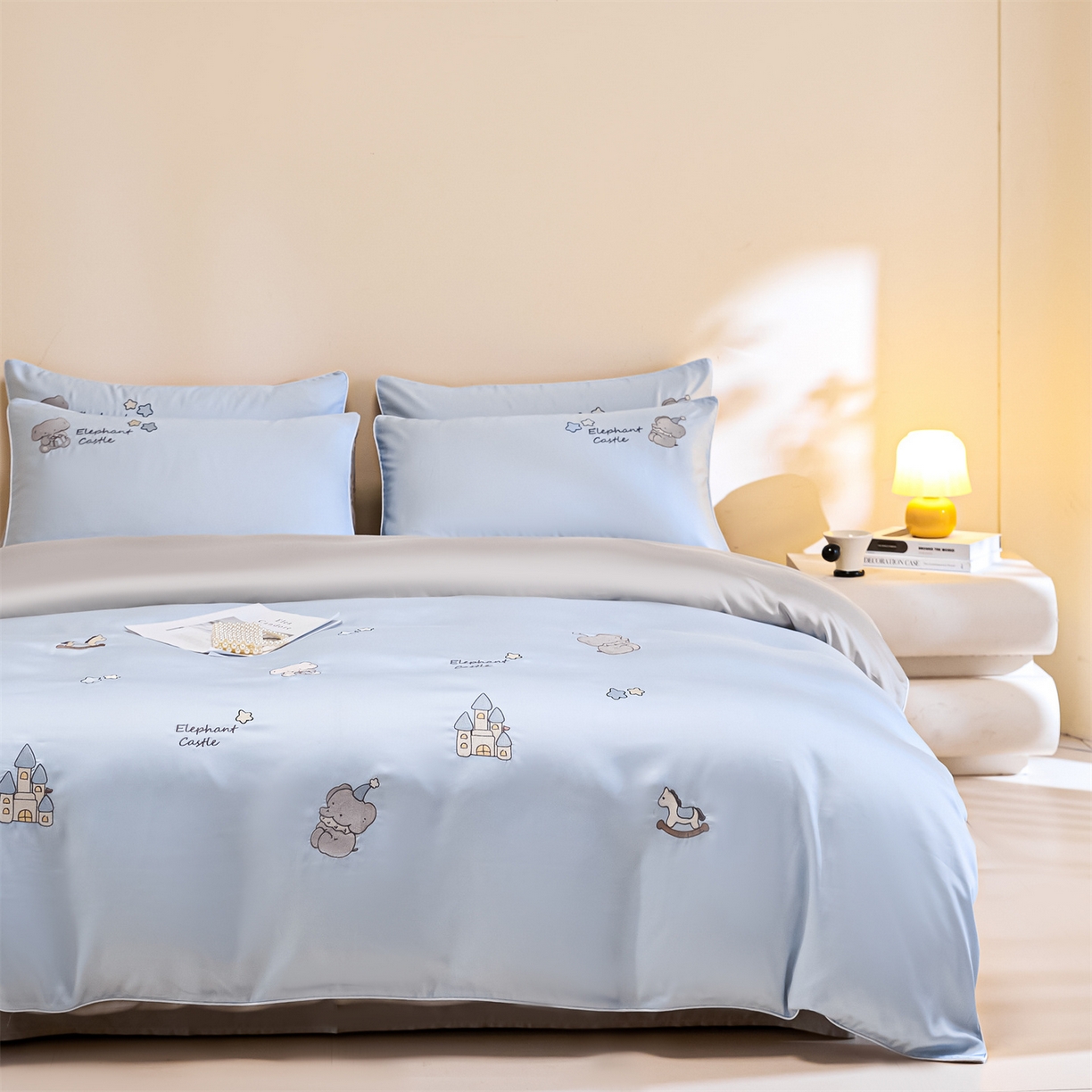 91家纺网 家纺一手货源 找家纺 DC 2026新款天丝刺绣麻绳平绣系列四件套 麻绳平绣-婴儿蓝+冰川灰（小象城堡）