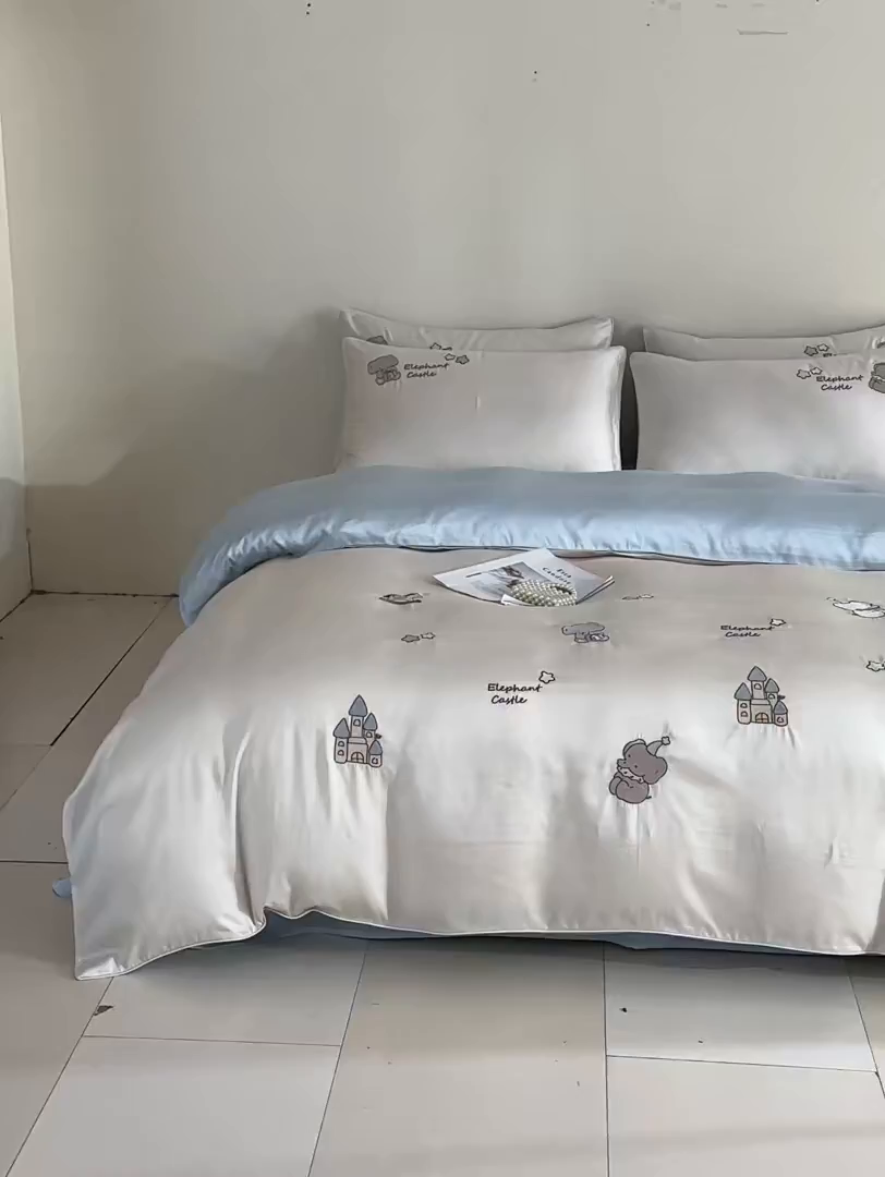 91家纺网 家纺一手货源 找家纺 DC 2026新款天丝刺绣麻绳平绣系列四件套 麻绳平绣-元气白桃+婴儿蓝（小象城堡）