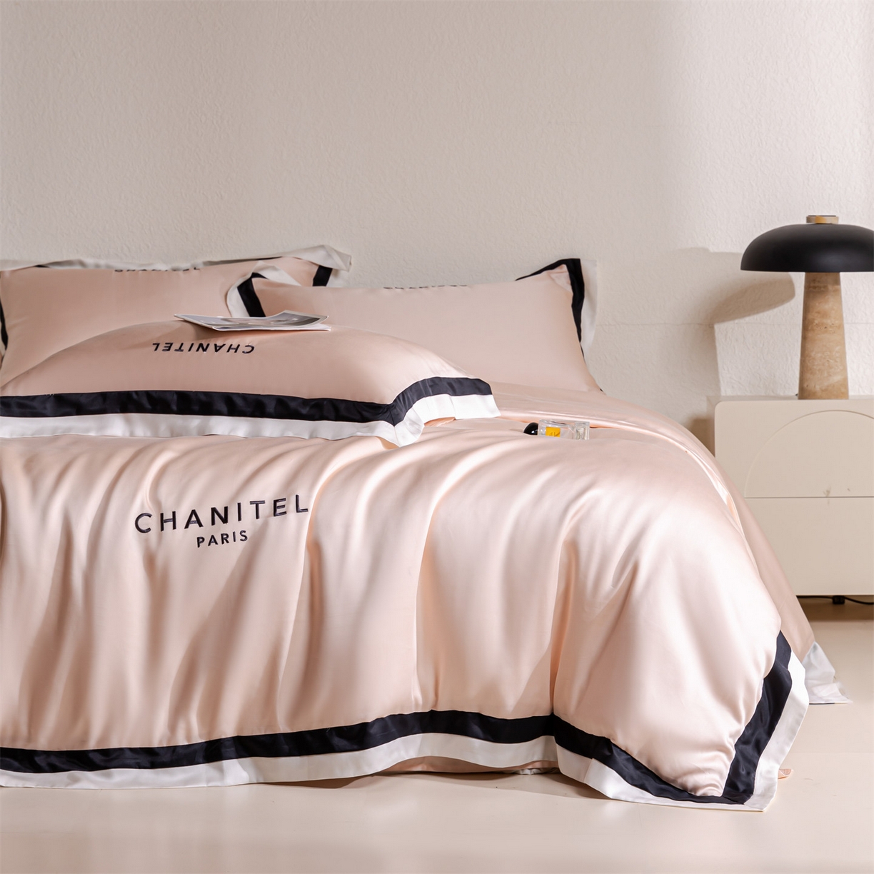 91家纺网 家纺一手货源 找家纺 （总）DC 2026新款天丝刺绣宽边双色边四件套--露娜系列