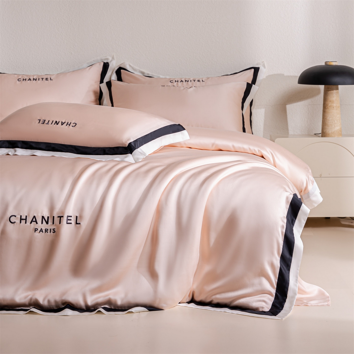 91家纺网 家纺一手货源 找家纺 （总）DC 2026新款天丝刺绣宽边双色边四件套--露娜系列