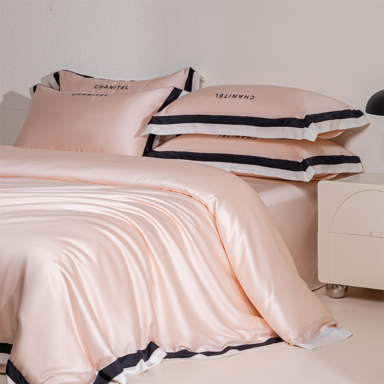 91家纺网 家纺一手货源 找家纺 （总）DC 2026新款天丝刺绣宽边双色边四件套--露娜系列