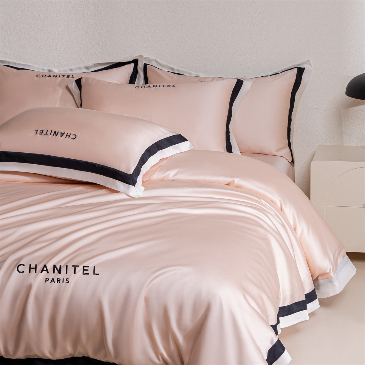 91家纺网 家纺一手货源 找家纺 （总）DC 2026新款天丝刺绣宽边双色边四件套--露娜系列