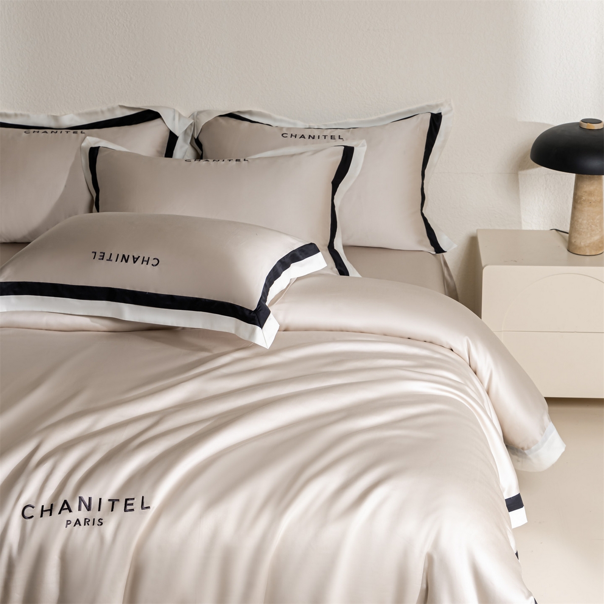 91家纺网 家纺一手货源 找家纺 DC 2026新款天丝刺绣宽边双色边四件套--露娜系列 露娜-米褐色