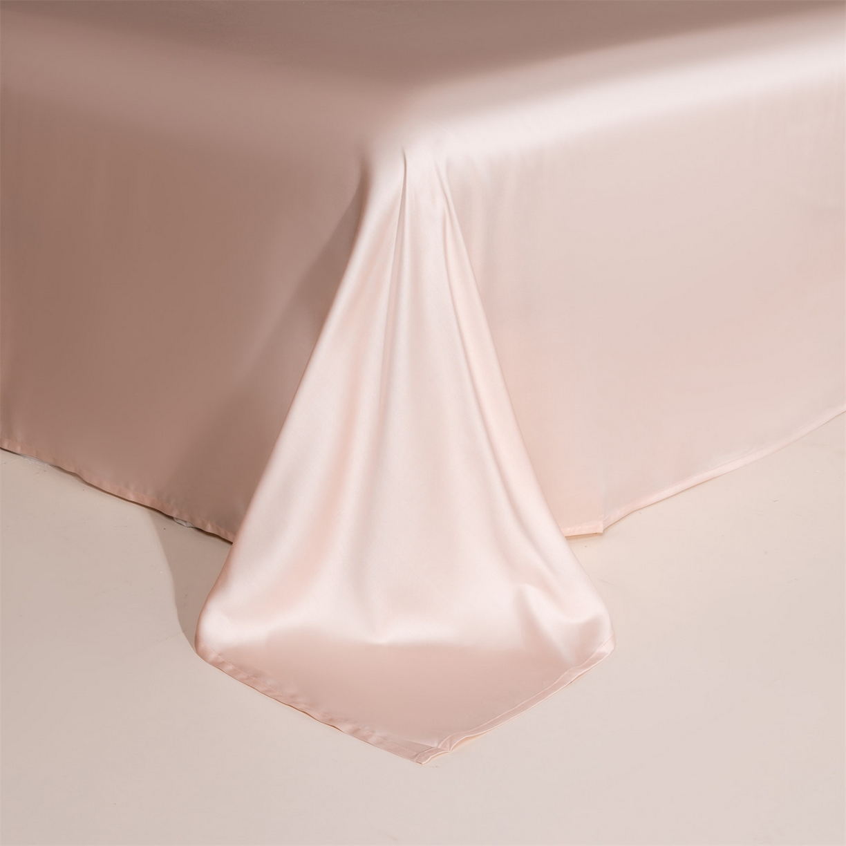 91家纺网 家纺一手货源 找家纺 DC 2026新款天丝刺绣宽边双色边四件套--露娜系列 露娜-冰雾粉