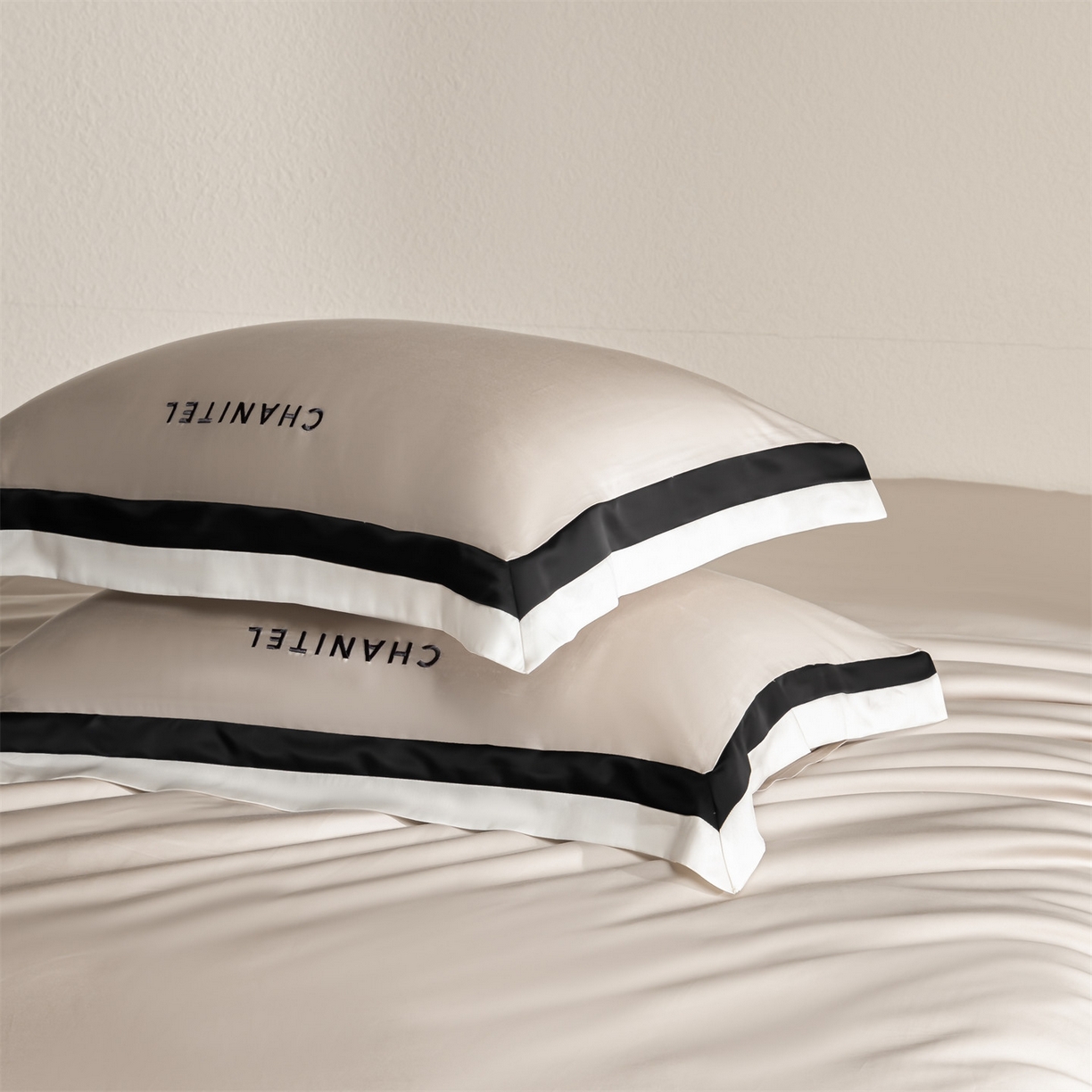 91家纺网 家纺一手货源 找家纺 DC 2026新款天丝刺绣宽边双色边四件套--露娜系列 露娜-米褐色